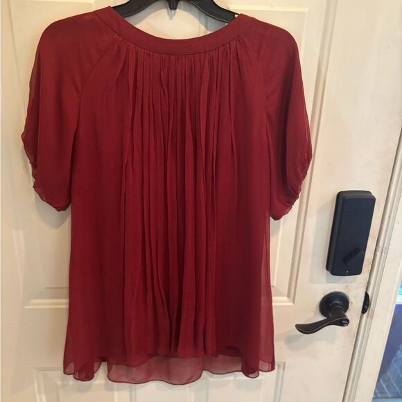 Walter Baker Gold Flutter Sleeve Blouse with Ruffled Details - Picture 5 of 6